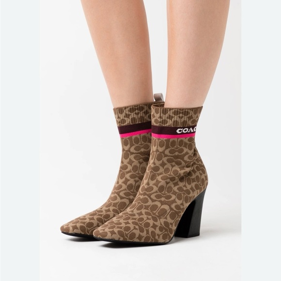 Coach Tasha Signature Knit Bootie, Brown Size
6.5 - Picture 1 of 5